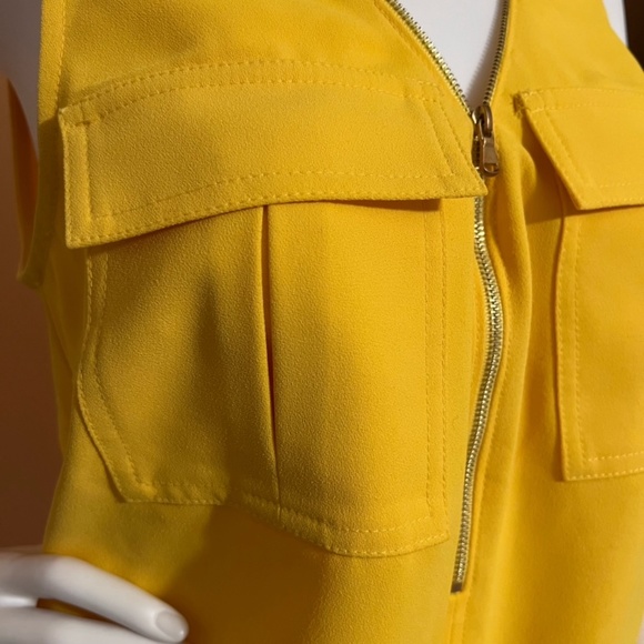 NWT Trina Turk Zipper V Neck Sleeveless Blouse - Picture 3 of 16